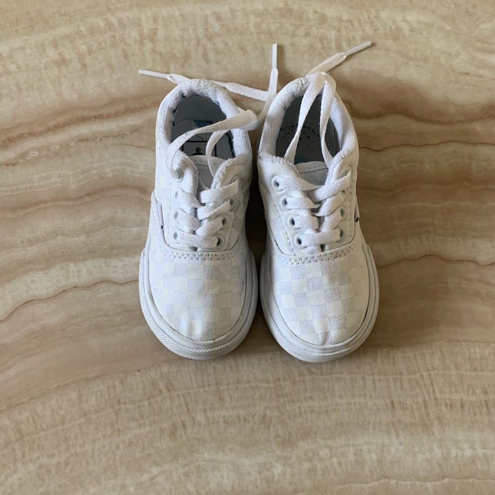 Vans : White and light gray checkered